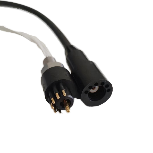 موصل UC 1059 بسبعة أطراف Seacon تحت الماء